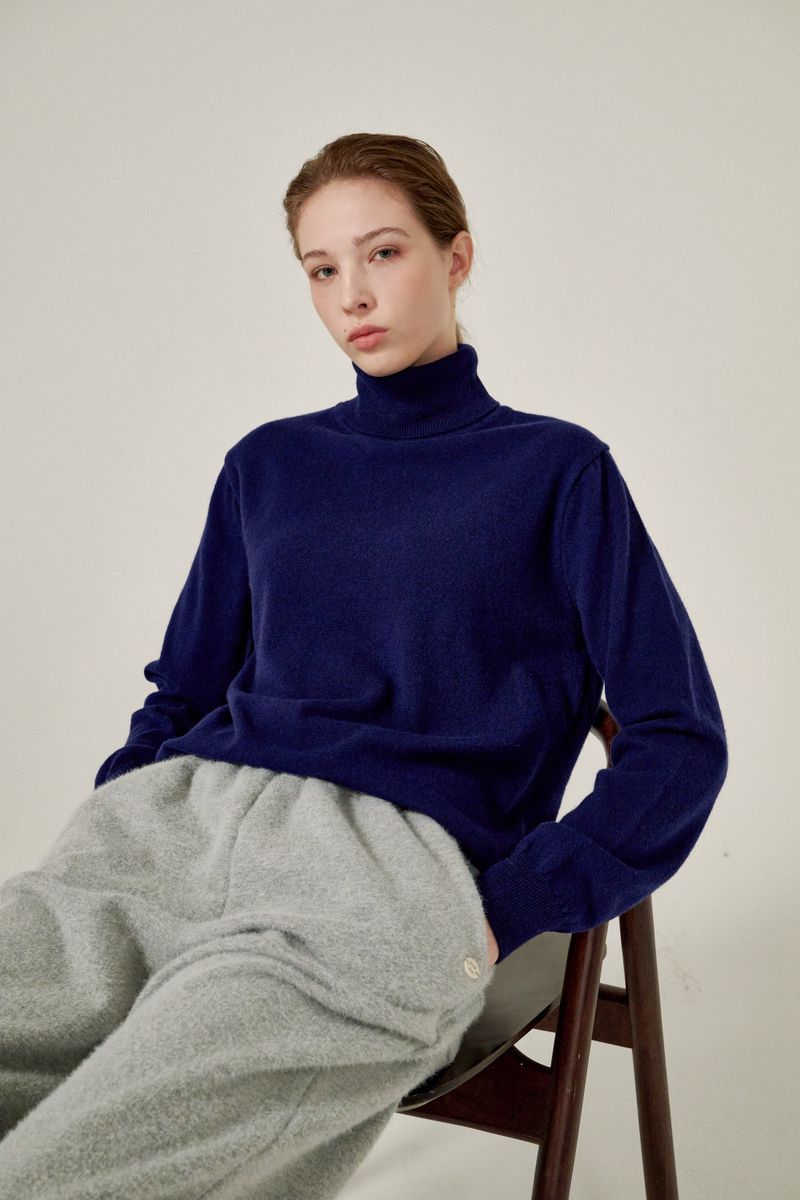 Cashmere turtle neck knit (Navy)