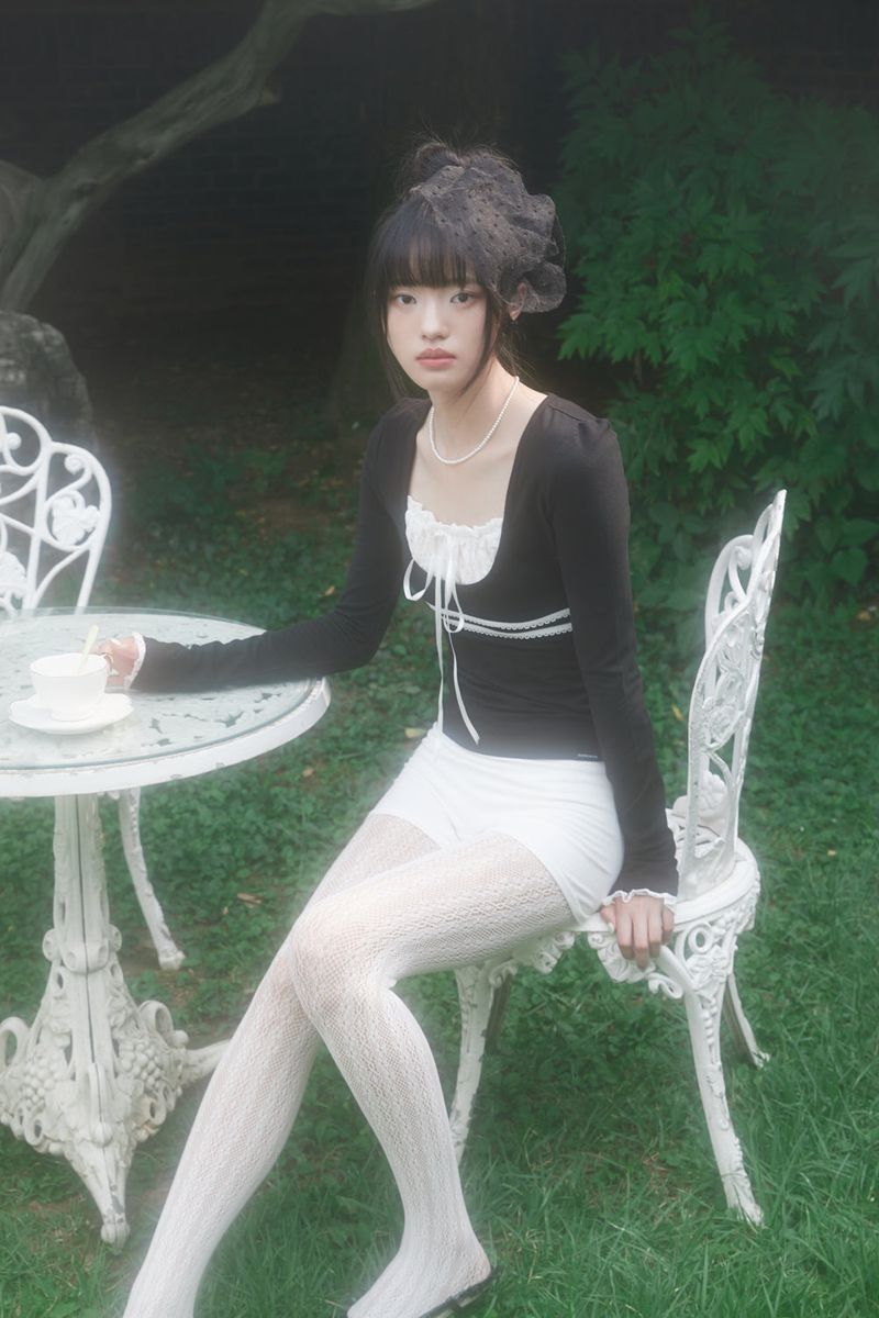 LACE RIBBON TOP (BLACK)