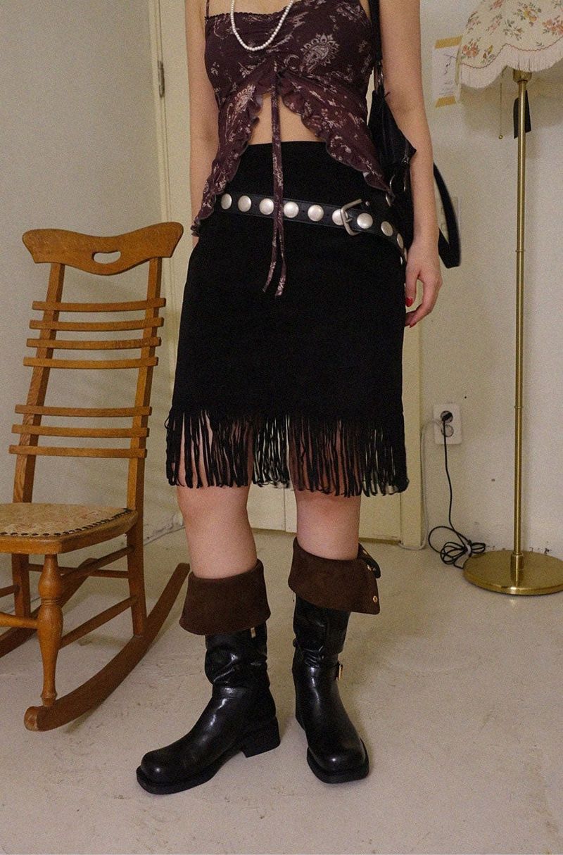 SUEDE FRINGE SKIRT IN BLACK