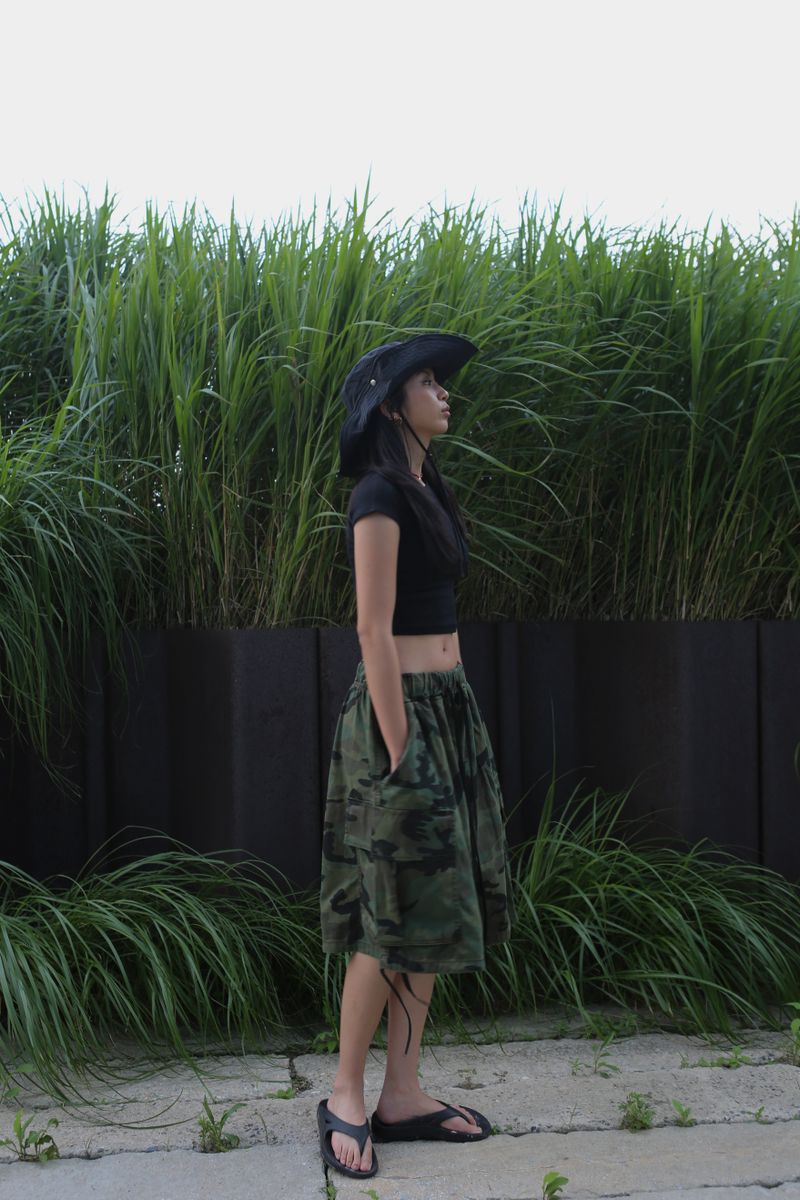 CAMO WIDE BERMUDA CARGO PANTS