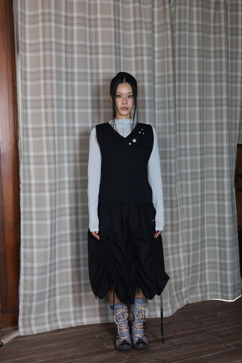 eyelet vest_black