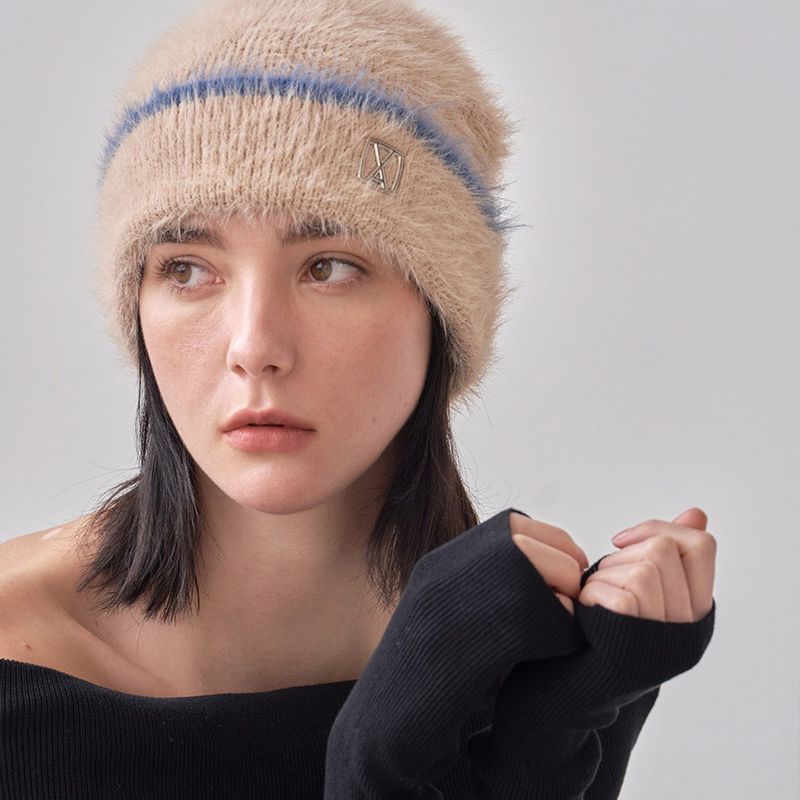 VA Square Stud Hairy Beanie / Beige