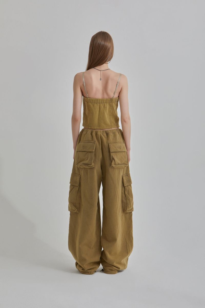 BUNDLE SLEEVELESS TOP