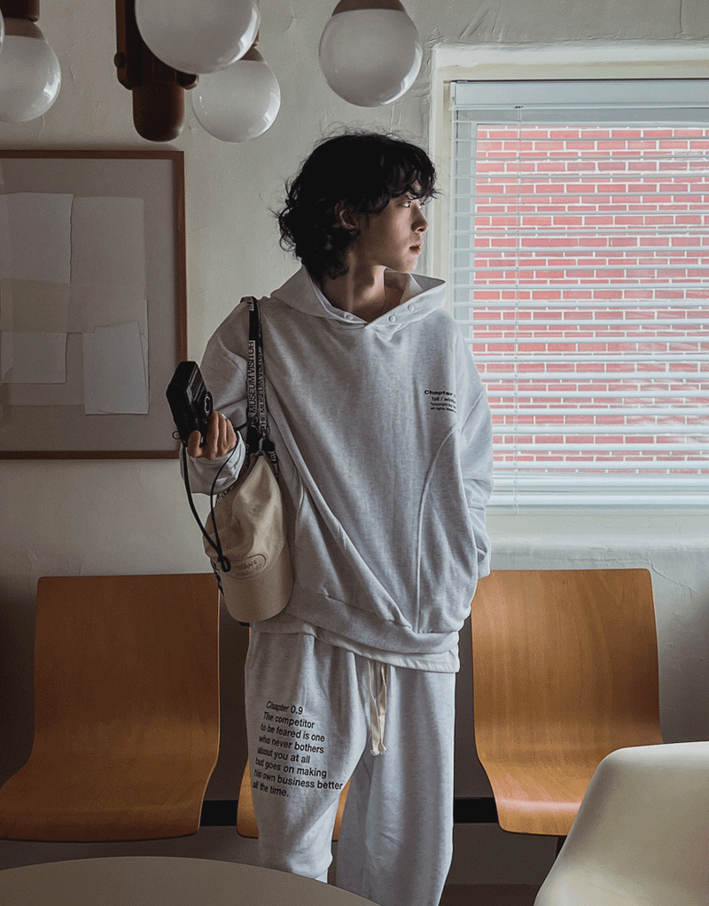 2PLAN（ツープラン）の「オータムレタリングスナップフード (3 color)（Tops）」