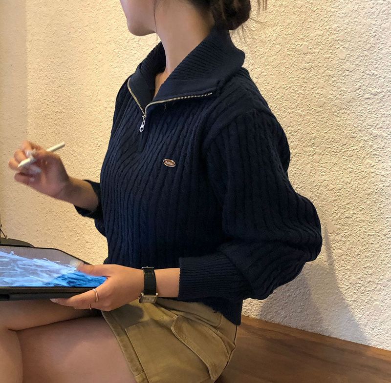 [BELLIDE MADE] CABLE HALF ZIP-UP KNIT WITH PENDANT