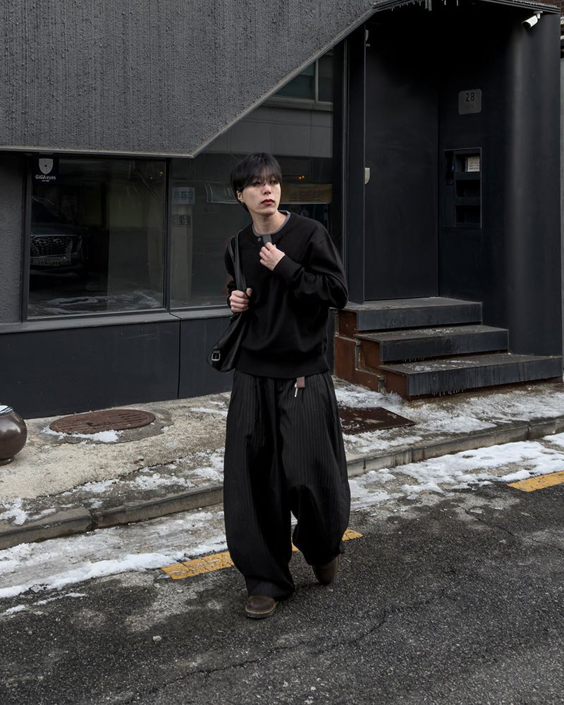 Lentic Side Pintuck Striped Slacks