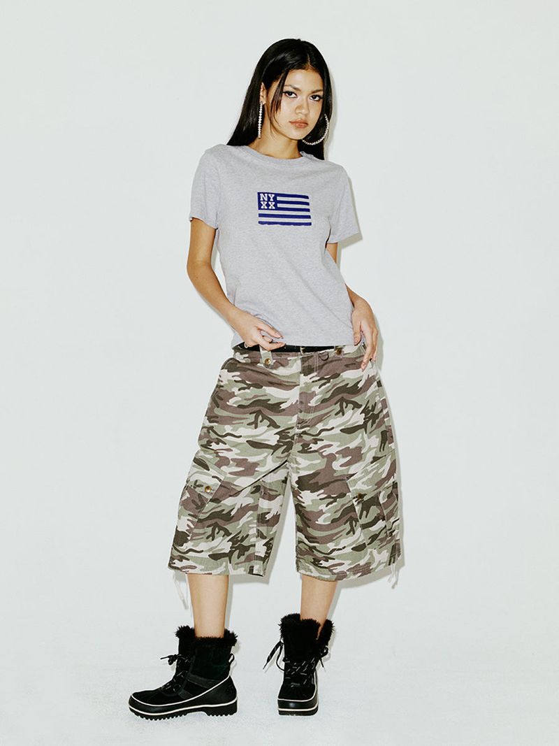 NYX FLAG APLIQUE TEE GREY