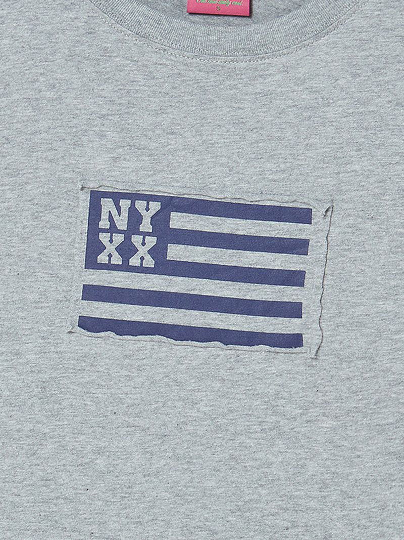 NYX FLAG APLIQUE TEE GREY