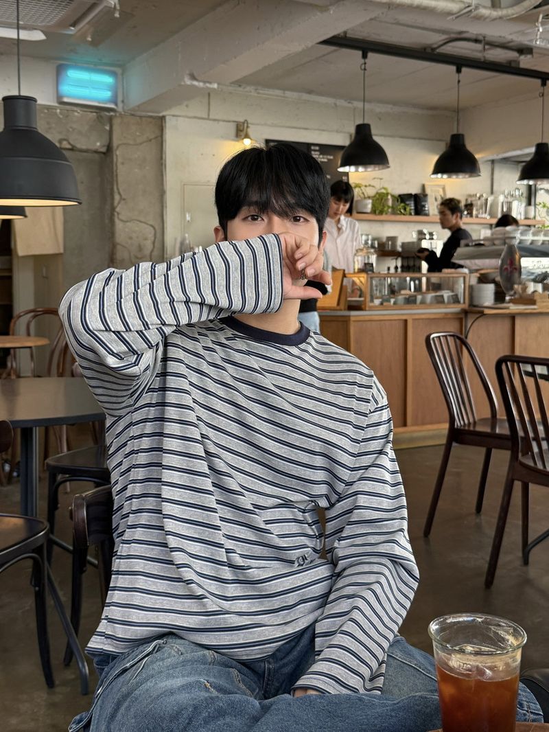 With crop stripe long-sleeve tee