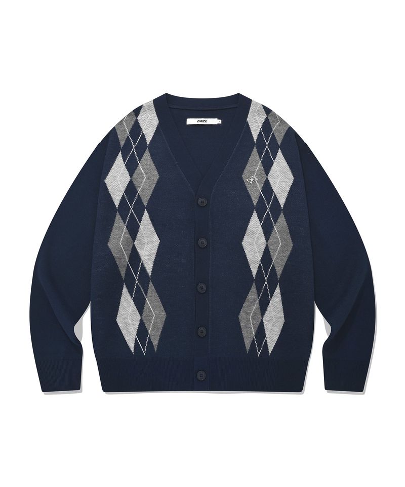 CHUCK（チャック）の「CHUCK アーガイルルースフィットニットカーディガン / CHUCK ARGYLE LOOSE FIT KNIT CARDIGAN (NAVY)（）」