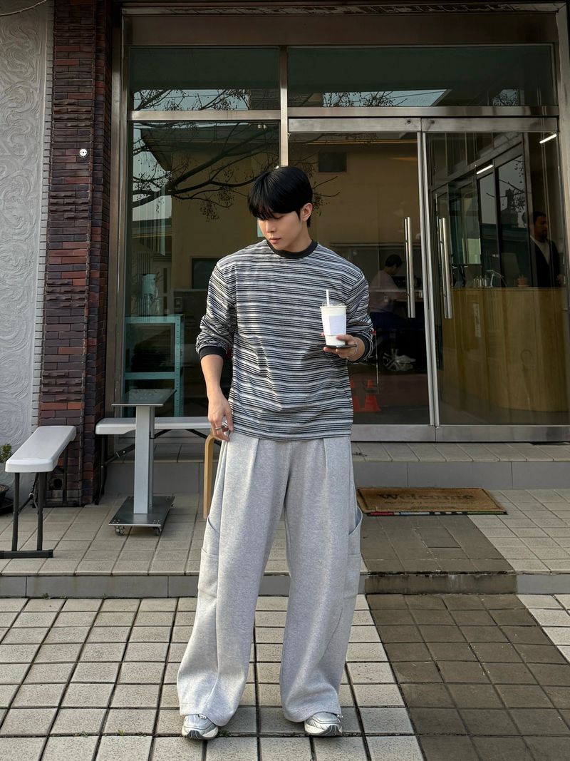 Washed long-sleeved T-shirt