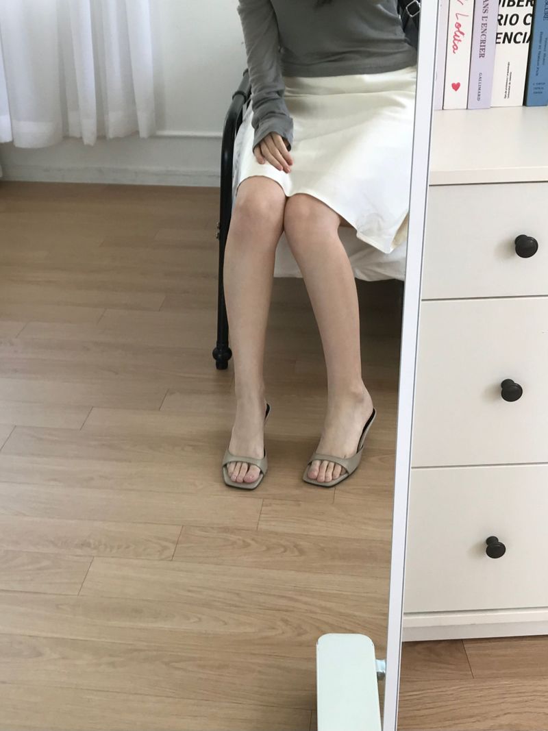Glue Satin Midi Skirt (2 colors)