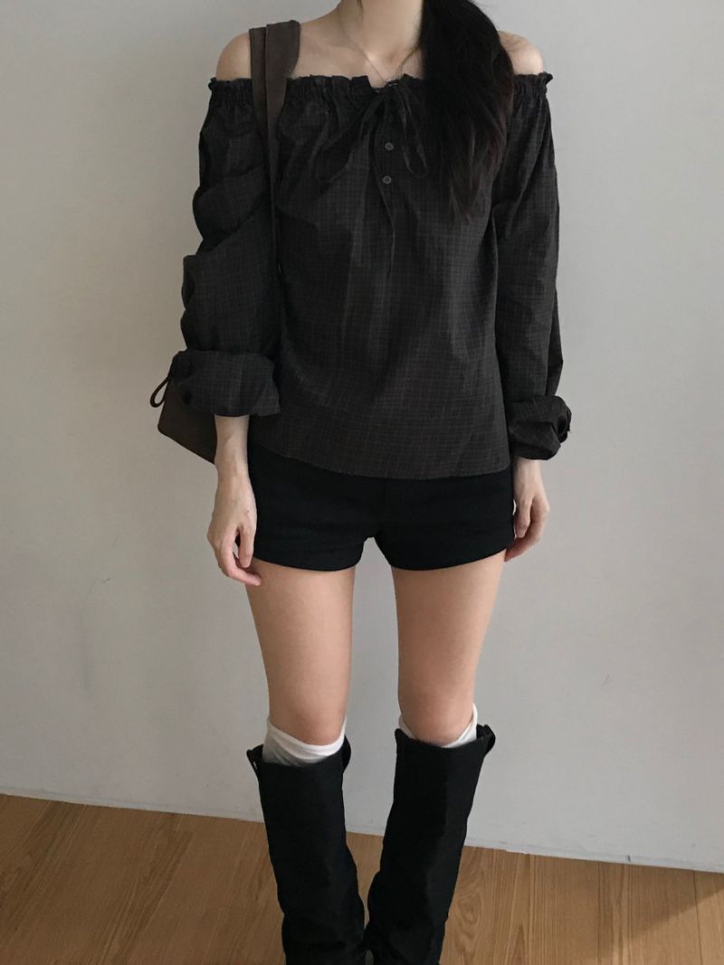 Dear button off-shoulder blouse (2 colors)