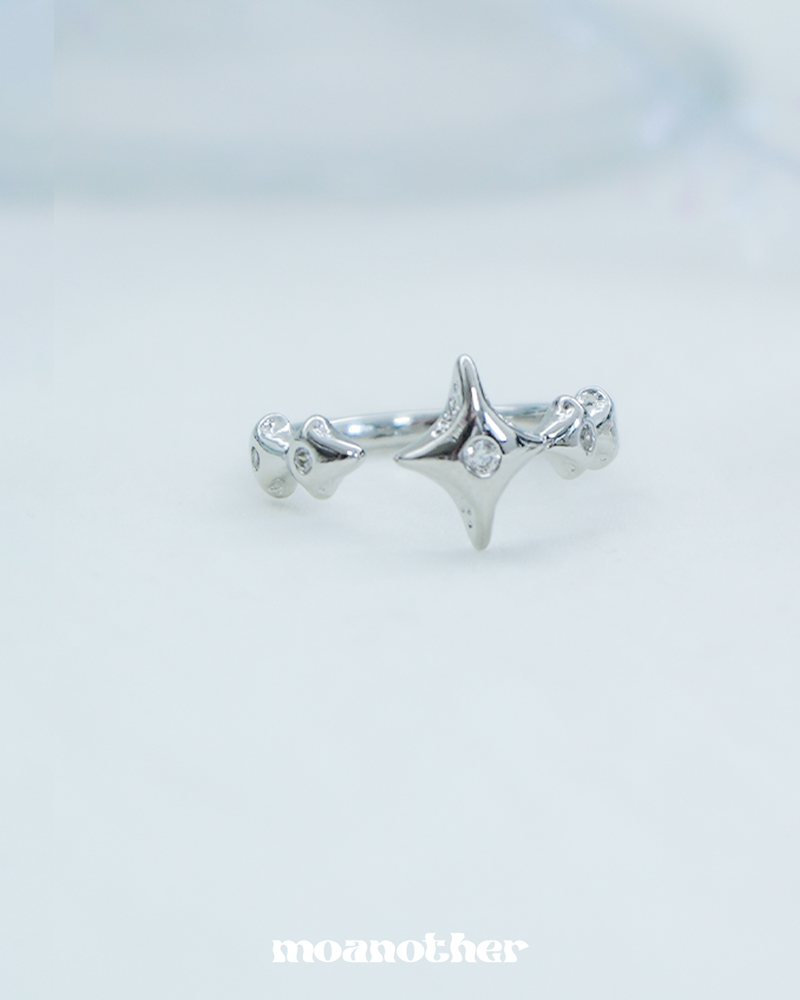 moanother（モノアザー）の「[NMIXX Jiwoo PIck!] Twinkle Cross Ring（Accessories）」