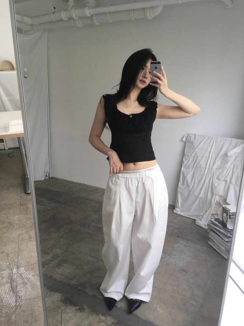 Lace sagging pants