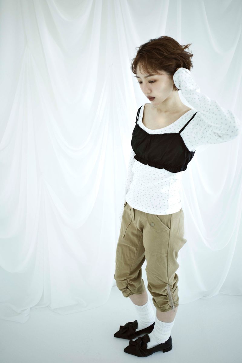 Slim Lace Band Top