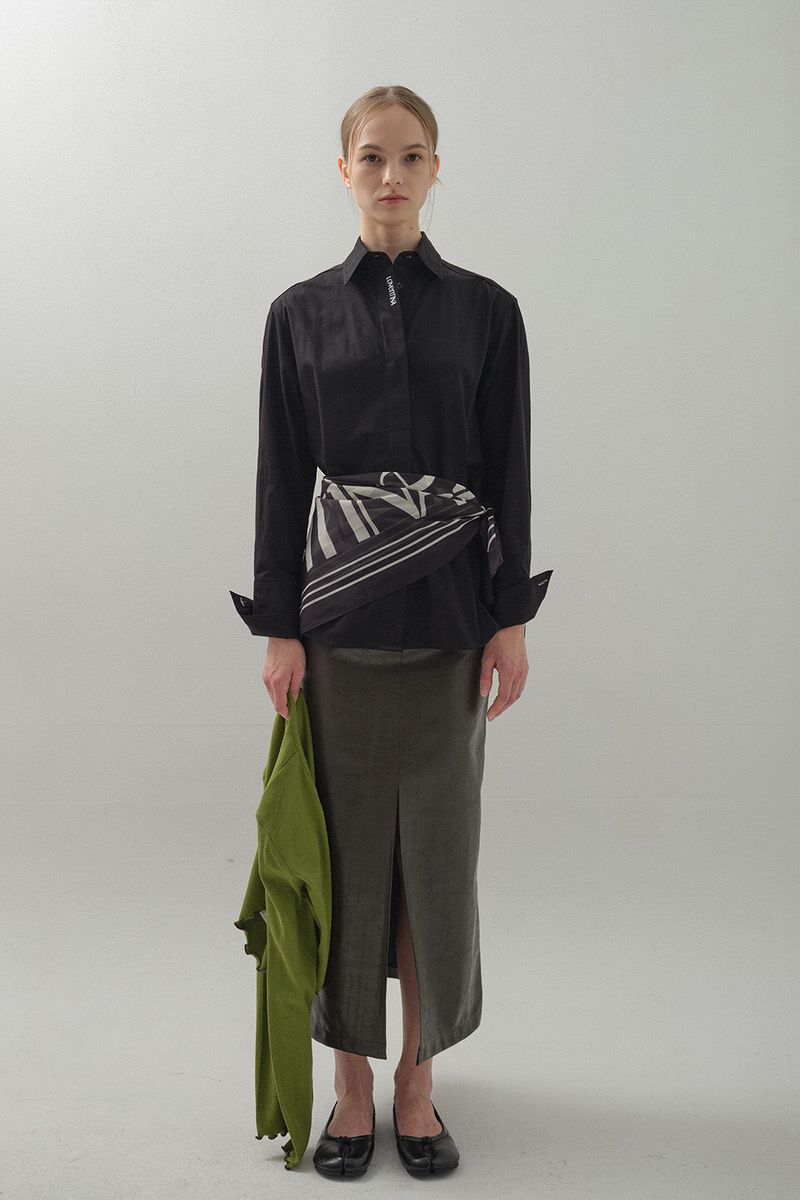 Hidden Embroidery Stitch Shirt_Black