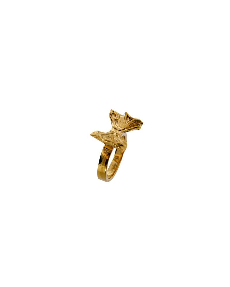 Ribbon ruffle gold ring