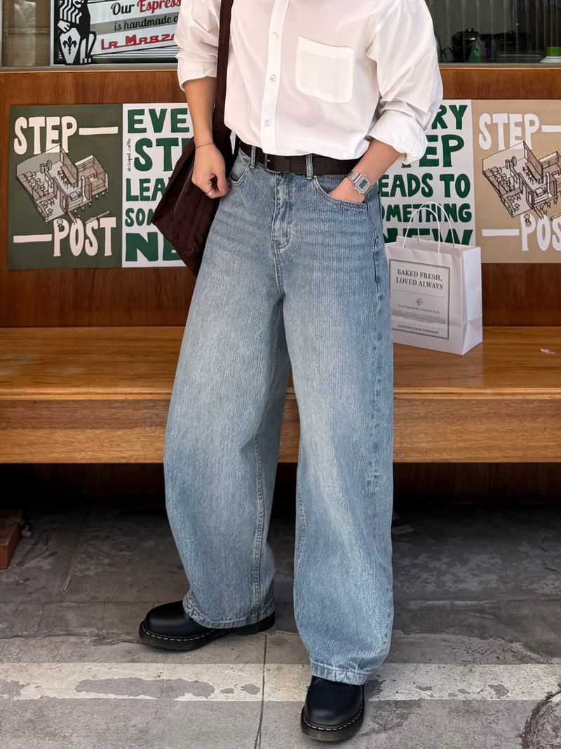 Indigo curved denim pants