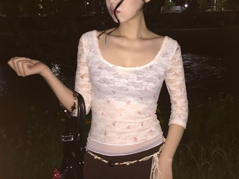 Vintage Rosy Lace T