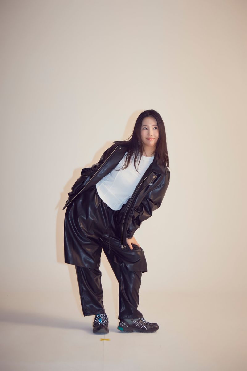 banding half cut long pants_faux leather bk