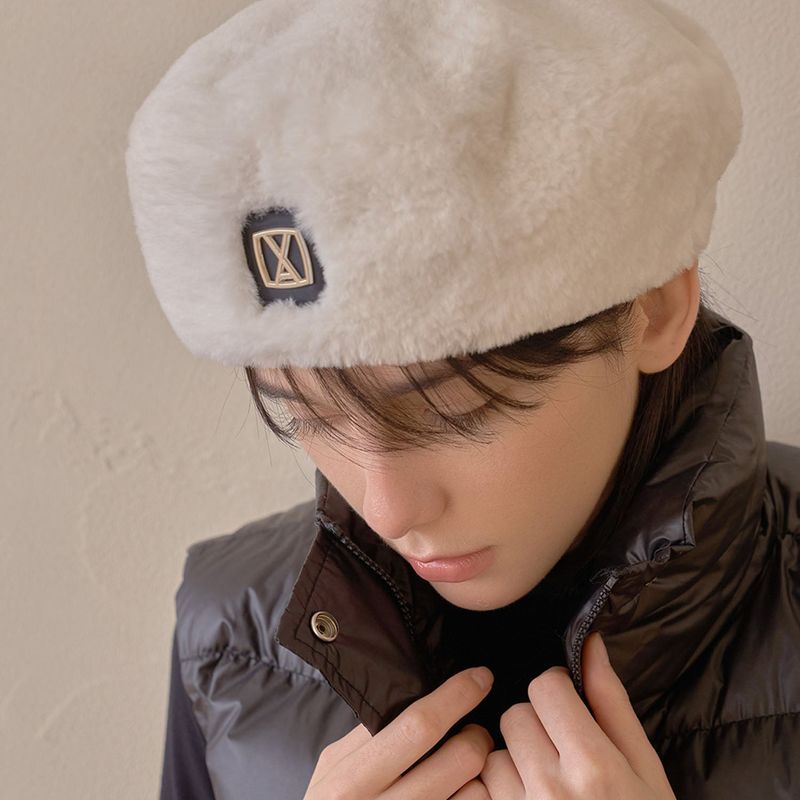 VA Square Stud Fur Beret / Ivory