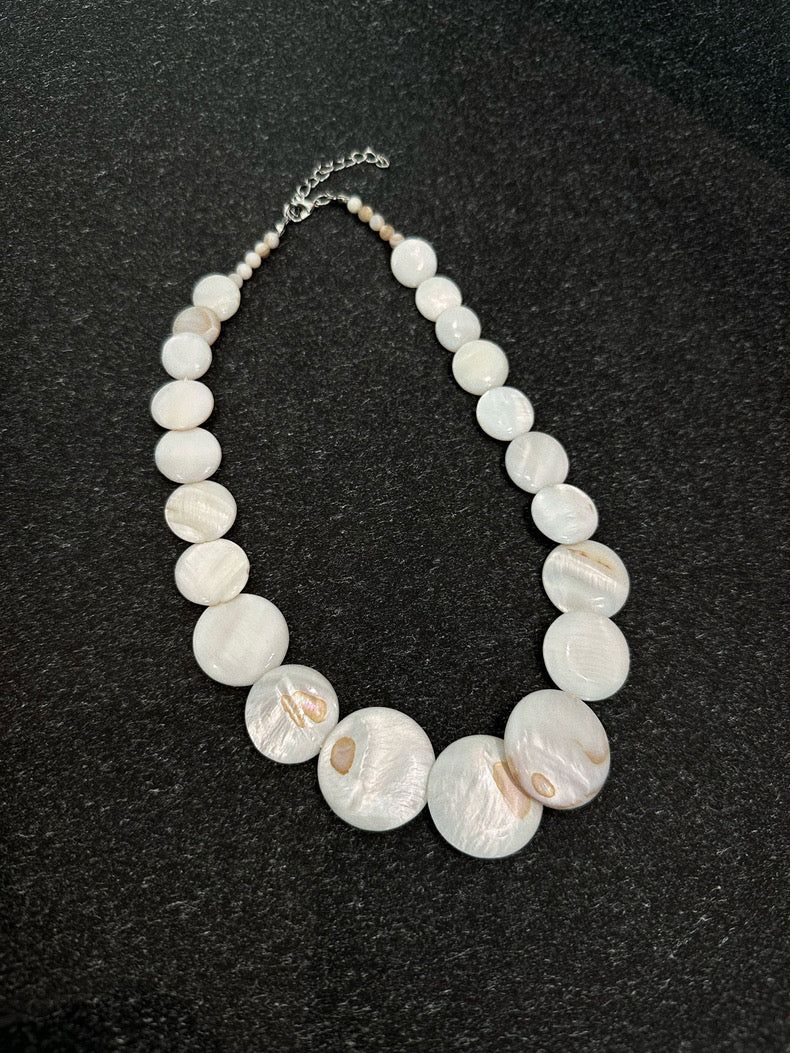 Coin nacre necklace