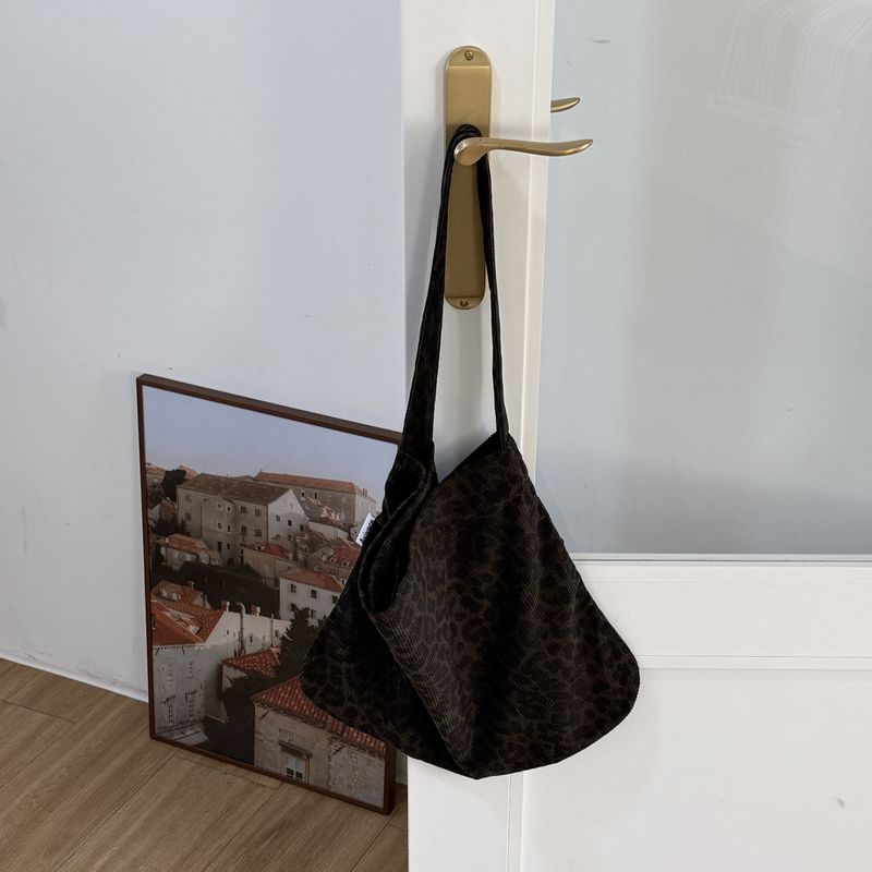 Avivere(アビベール)の「Daily eco bag_corduroy big leopard brown(Bags)」