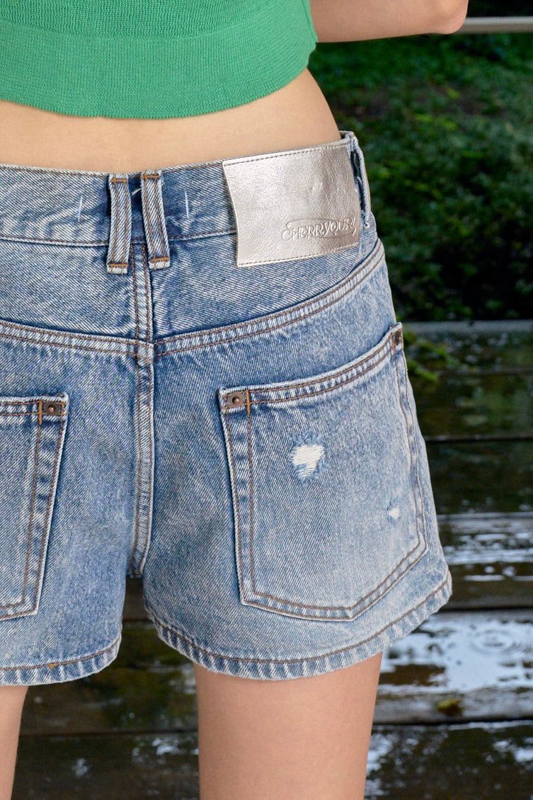 DAMAGE DENIM SHORTS (BLUE)