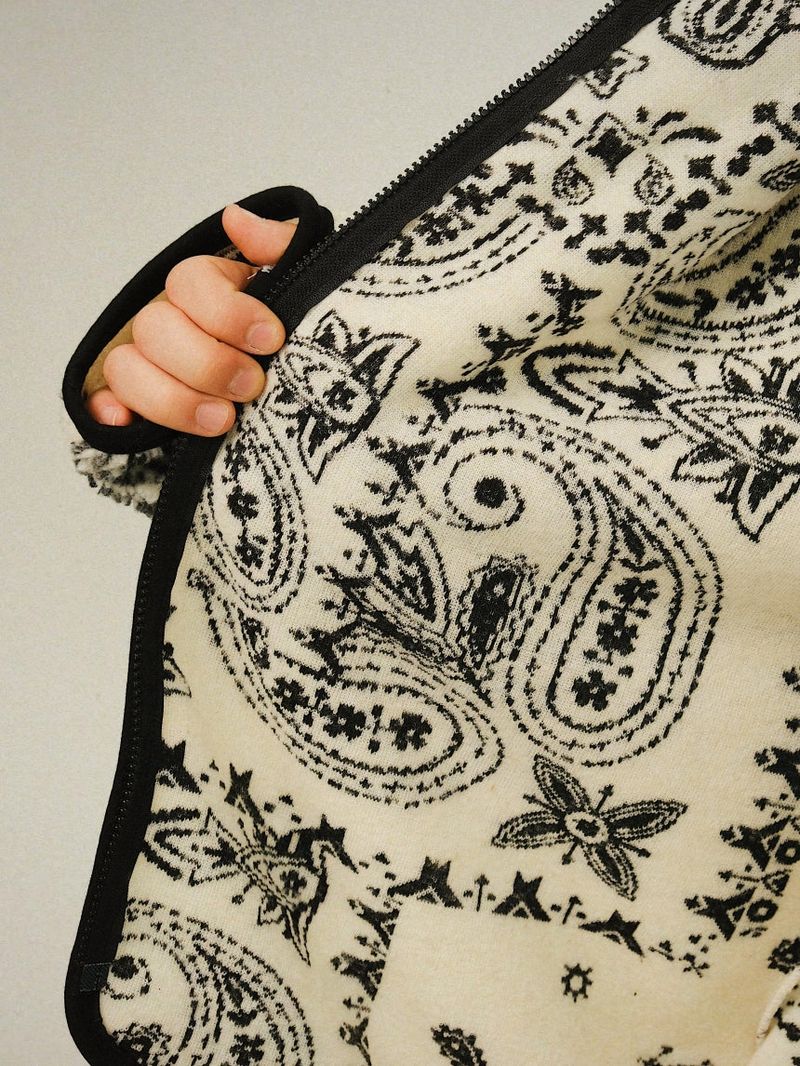 DW Winter Paisley Fleece Zip-up Jacket