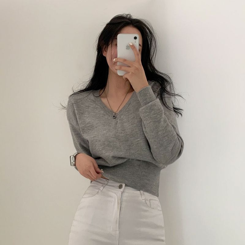 [Short waist] Mellow V-neck knit