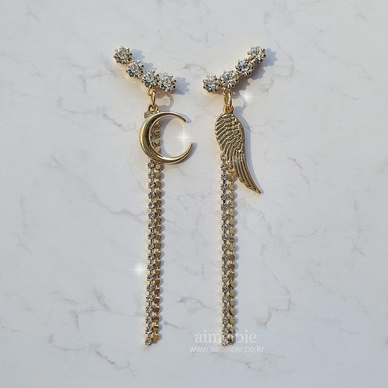 Moon Angel Earring - Gold