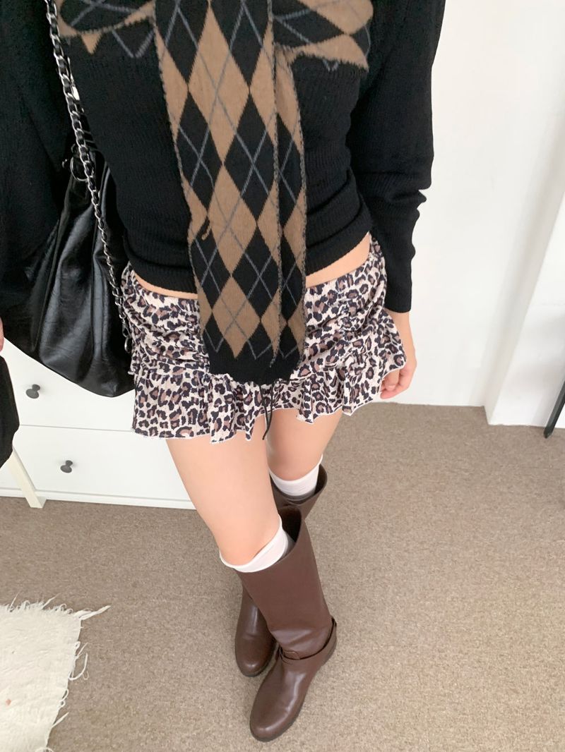 Feral Leopard Banding Mini Skirt Pants (Leopard)