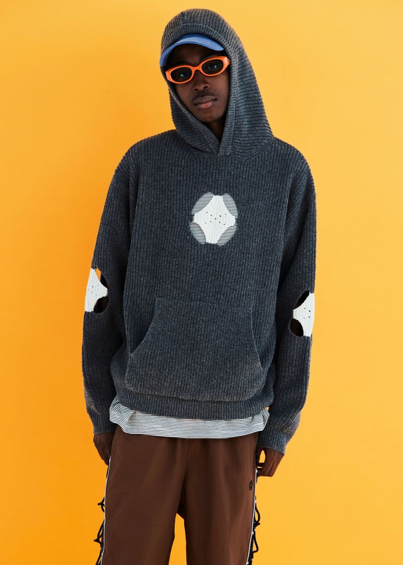 HOLE ARGYLE KNIT HOODIE / CHARCOAL