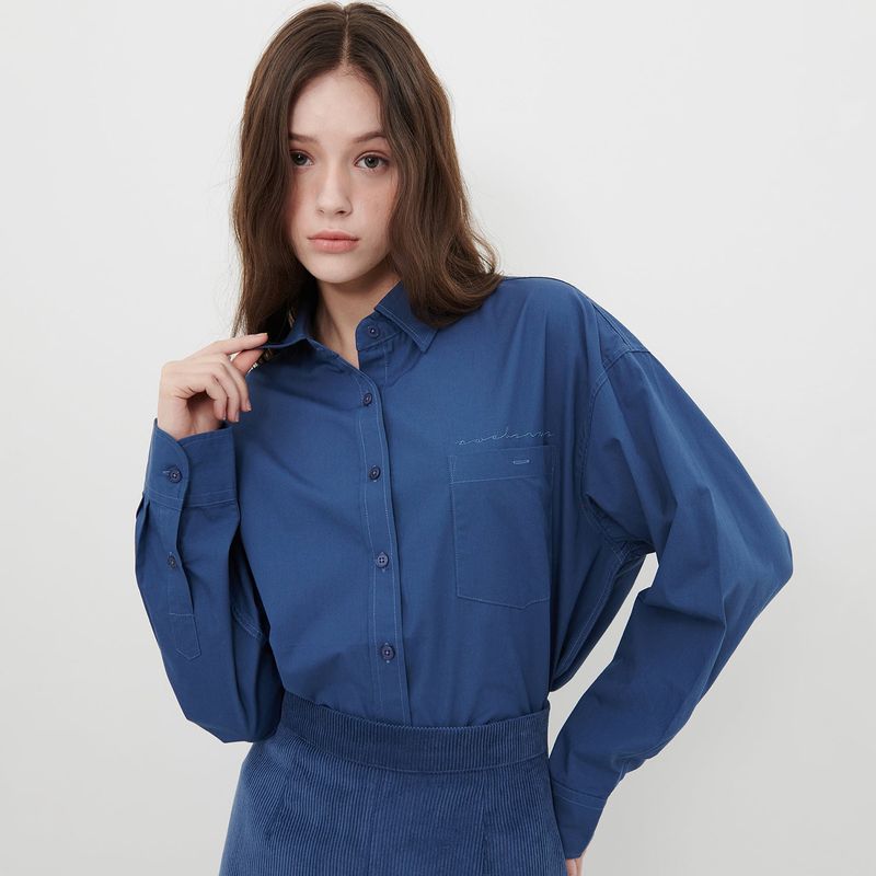 AWE BORN US（アボンアス）の「LOGO POPLIN SHIRT [NAVY]（Tops）」