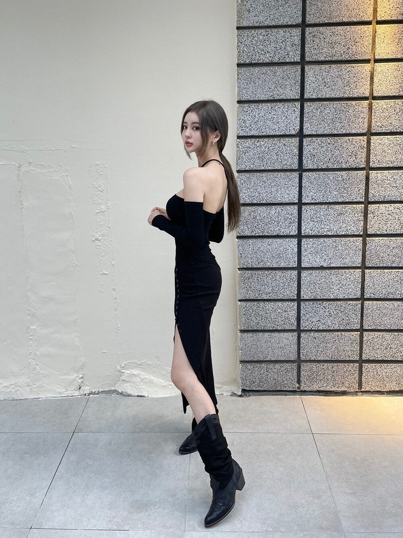 134. Soft button slit sk (black, ivory)