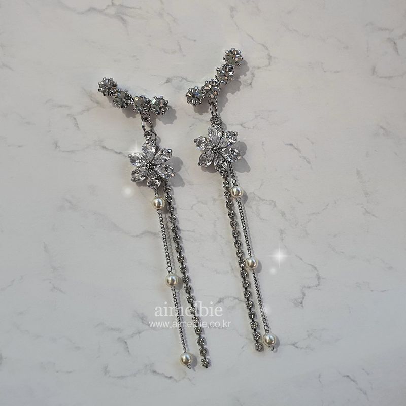 [IU Earring] Daisy Wing Earring - Longdrop (Silver color)