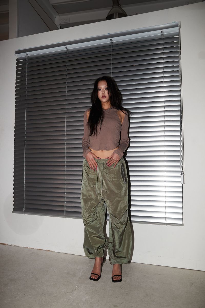 06. PARACHUTE PANTS KHAKI