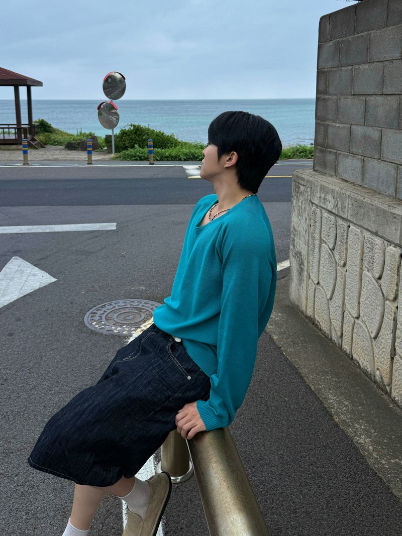 Summer linen v-neck knitwear