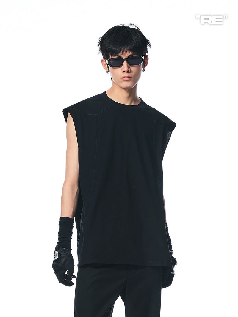 RELABEL Black Striped and Segmented Deconstructed Solid-Colored Shoulder-Padded Three-Dimensional Cut Sleeveless Vest