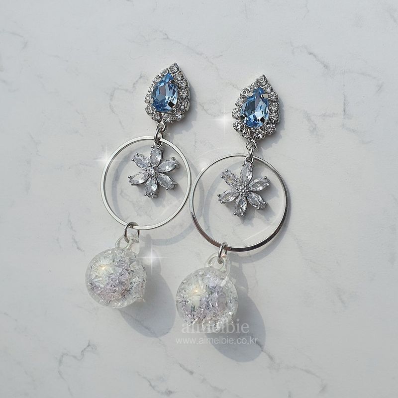 Icy Bloom Earring - Light Blue