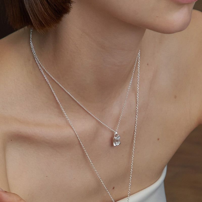 SAND DUNE STONE NECKLACE (CLEAR QUARTZ) (SILVER)