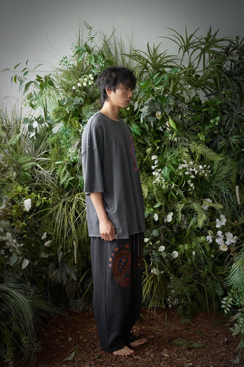  PAISLEY PRT. CUT-OUT 1/2 TEE (Charcoal)