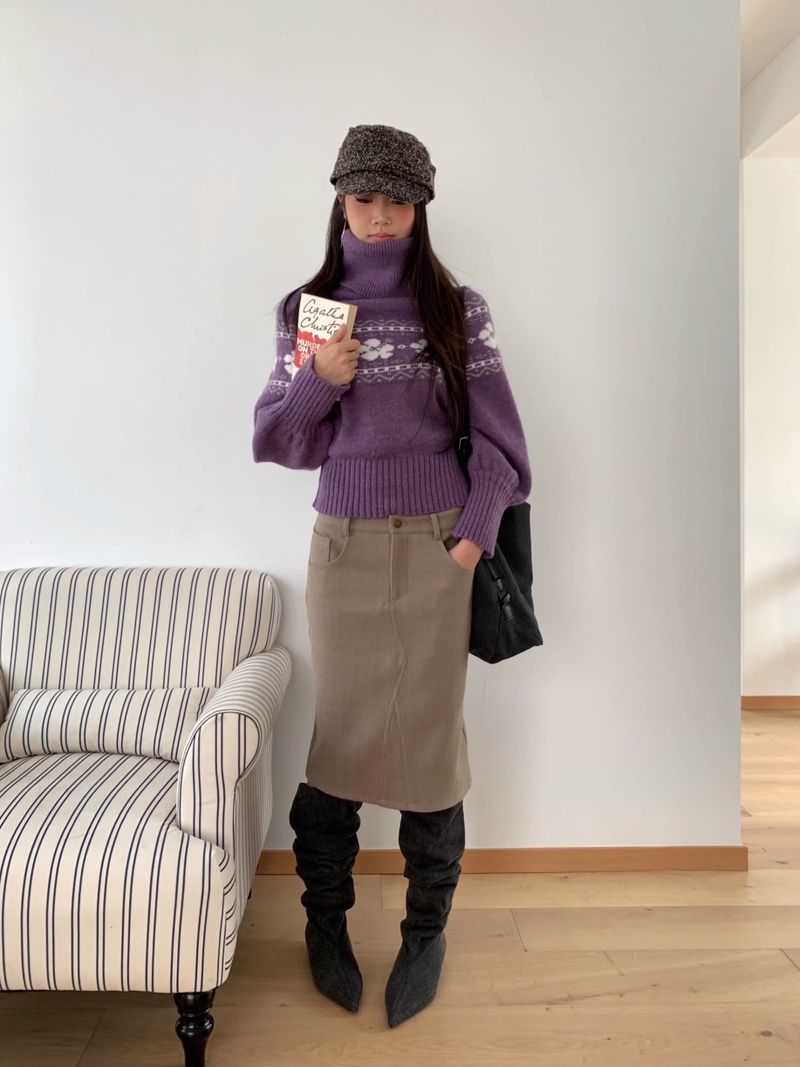 Moai Beige Midi Skirt