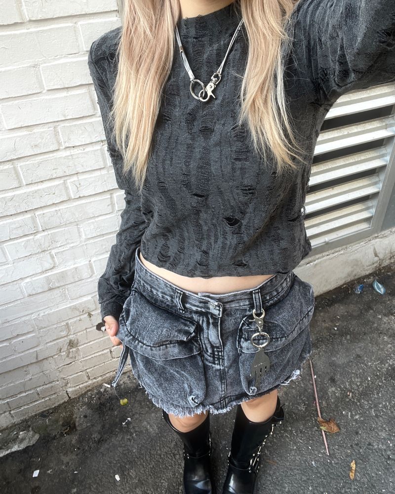 heenytsuki（ヒニツキ）の「Y2K Unique Grunge T-shirt（Tops）」