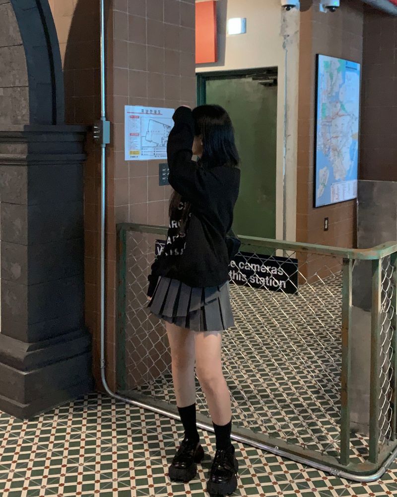 プリーツアンバランススカート
