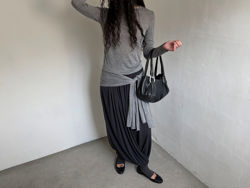 Angela muffler T-shirt