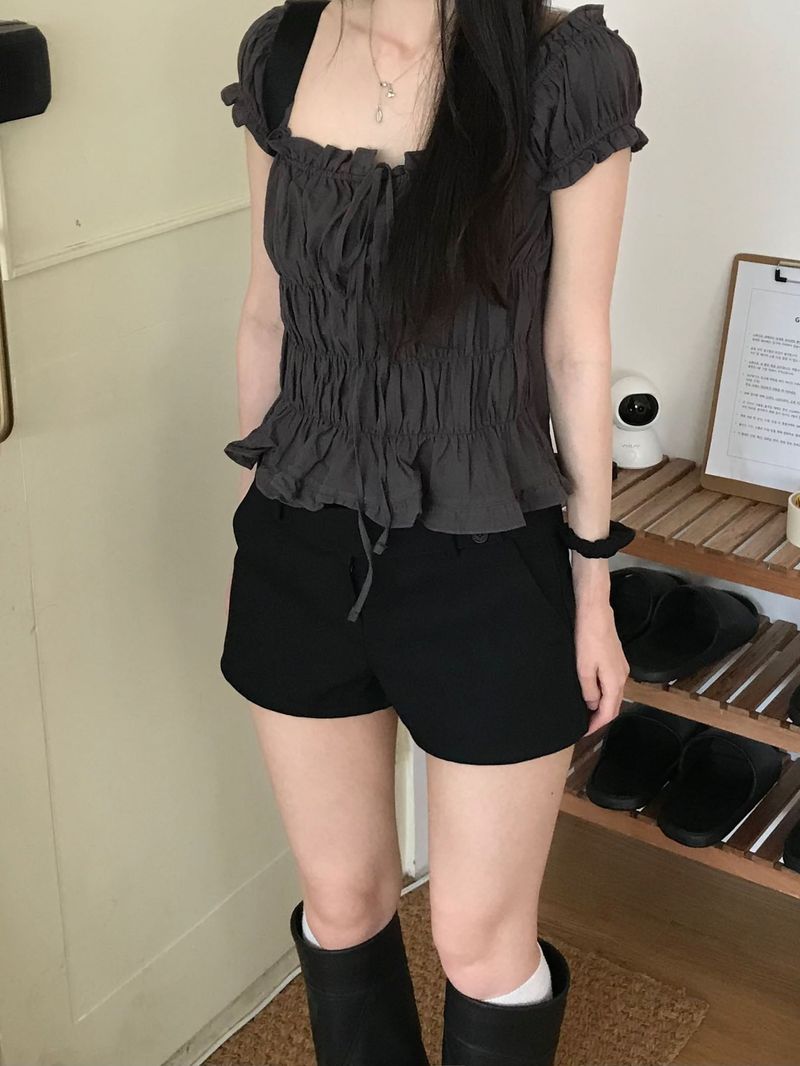 Betty Shirring Blouse (2 colors)