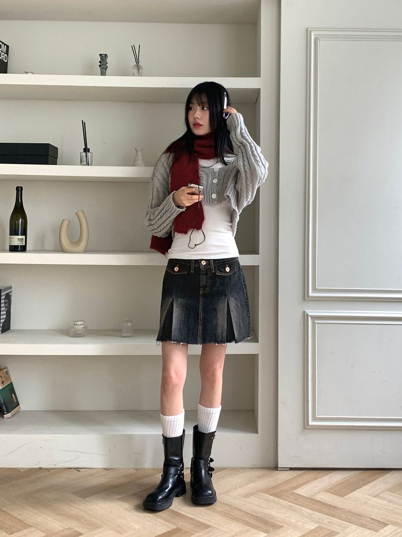 Poltz y2k pleated mini denim skirt