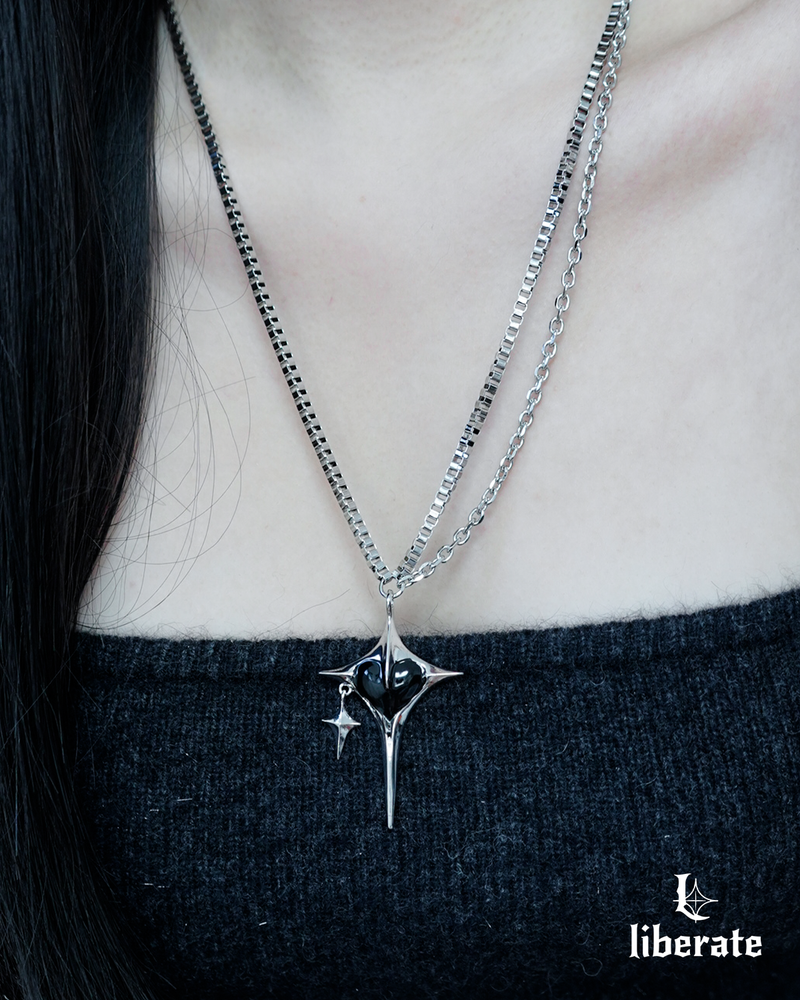 [Choi Ye Na, Chu, Lee Chae Yeon Pick] Cross Black Heart Square Chain Necklace
